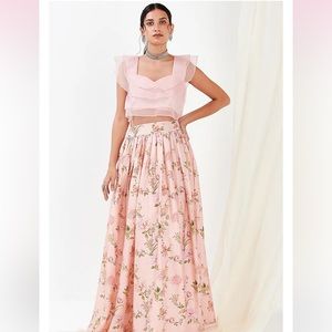 Pink lehenga size small - perfect for weddings. Purchased at Pernia’s